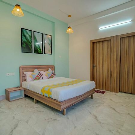 Oyo 79233 Hotel Hive Stays Kochi Exterior photo