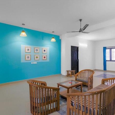 Oyo 79233 Hotel Hive Stays Kochi Exterior photo