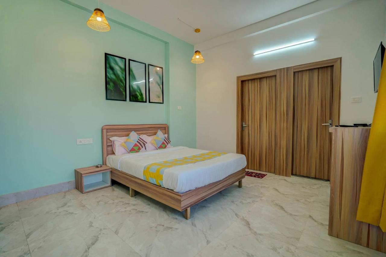 Oyo 79233 Hotel Hive Stays Kochi Exterior photo